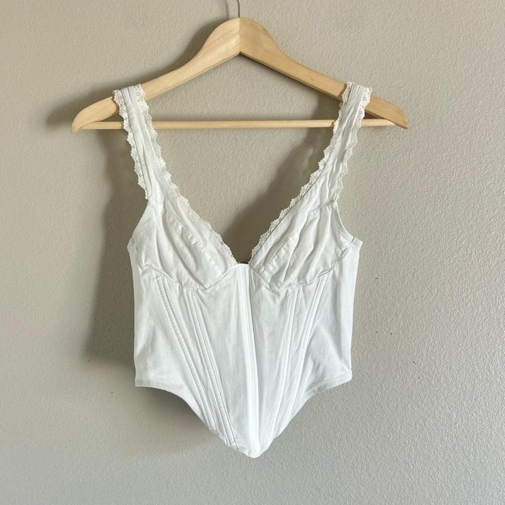 White Fox Boutique white corset top  in size S R-10